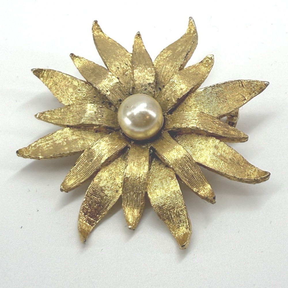 Vintage Dahlia Flower Brooch Faux Pearl Gold‎ Tone Designer